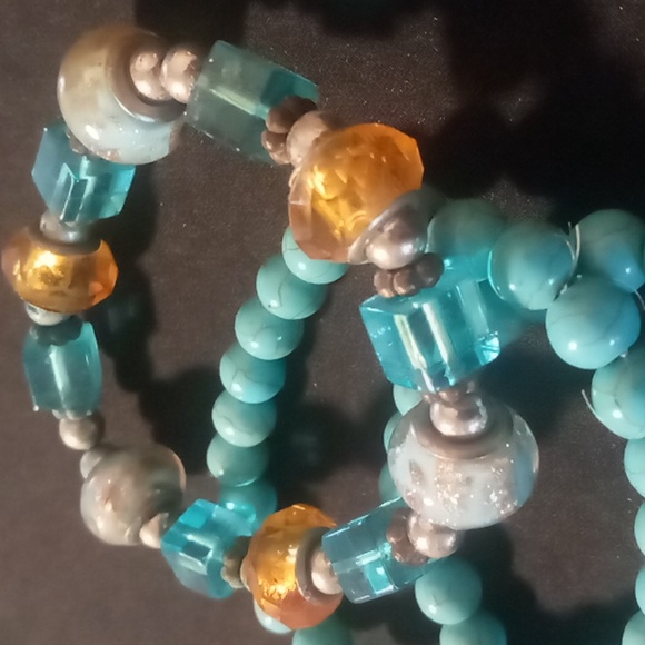 Expandable beaded bracelets  2 Turquoise beaded & 1 glass & resin beaded - Picture 5 of 8